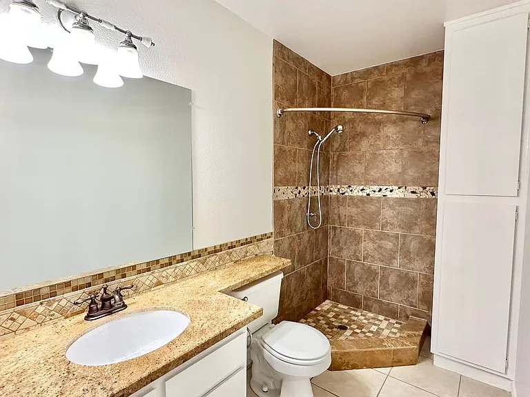 309 Ivy Ter — Photo 12