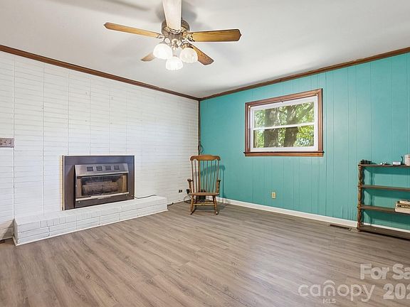3rd image of 2531 Arnold Dr