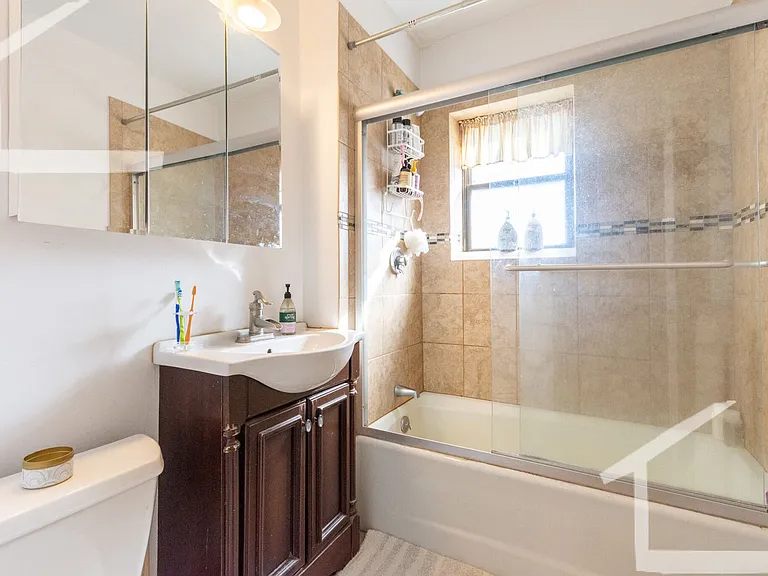 466 Park Dr #5 — Photo 5