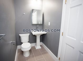 145 Columbia St #R1, Cambridge, MA 02139