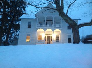 2942 Tariff Rd, Looneyville, WV 25259