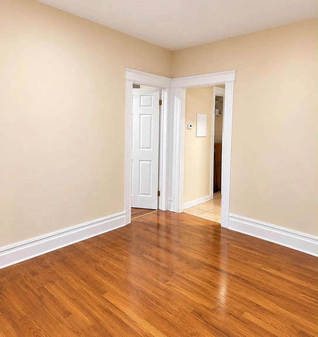 42 Seymour Ave — Photo 2