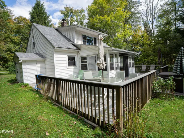 426 Crestmont Dr, Newfoundland, PA 18445