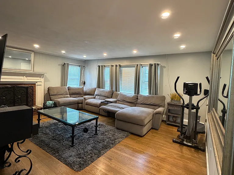 27 Lenox Ave #1 — Photo 5