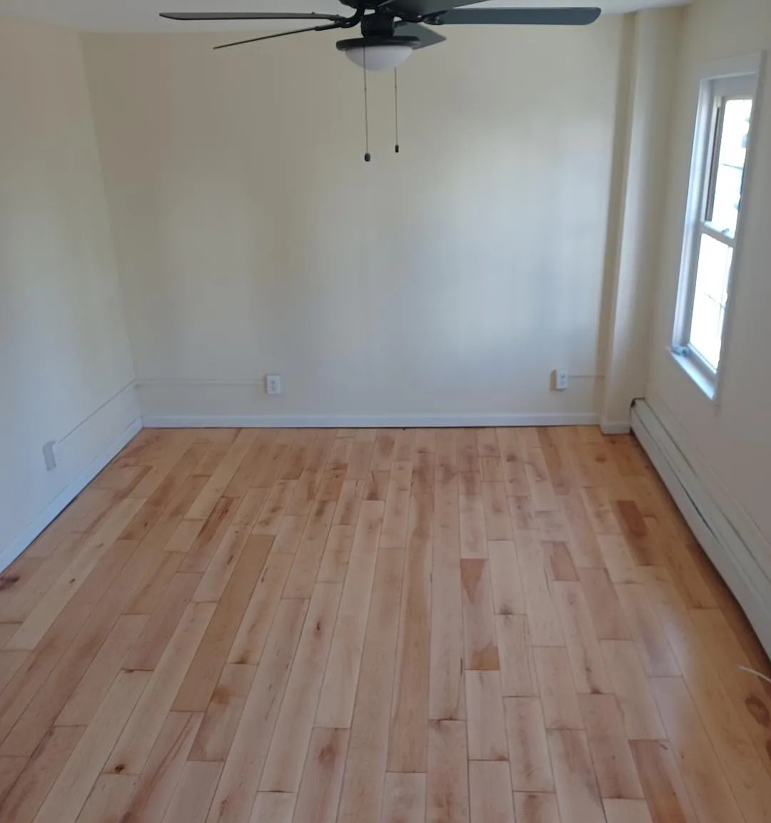 2 bed, 950 sqft, $1,600 — Photo 2