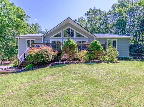 10 Bear Point Road, Harrison, ME 04040