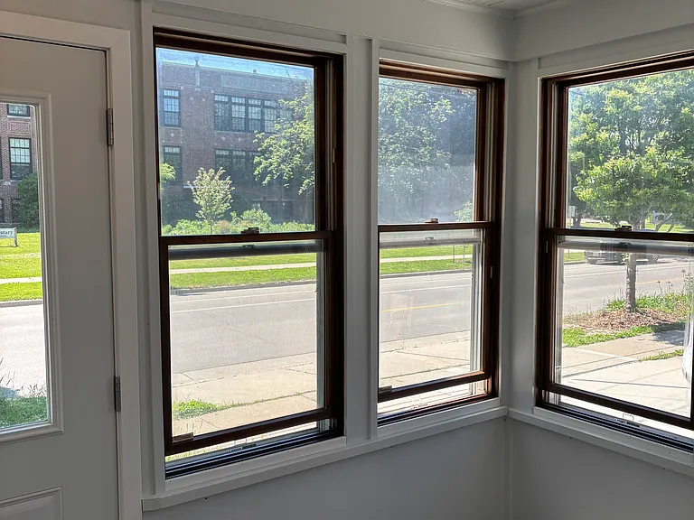 Front porch / three seasons room