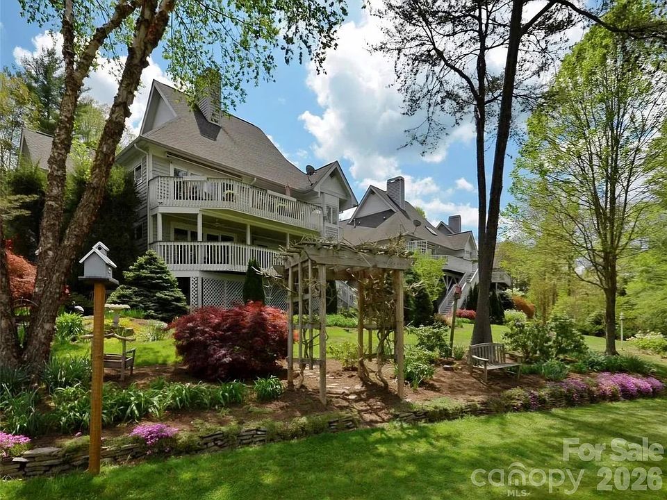 1st image of 38 Highland Pointe Dr