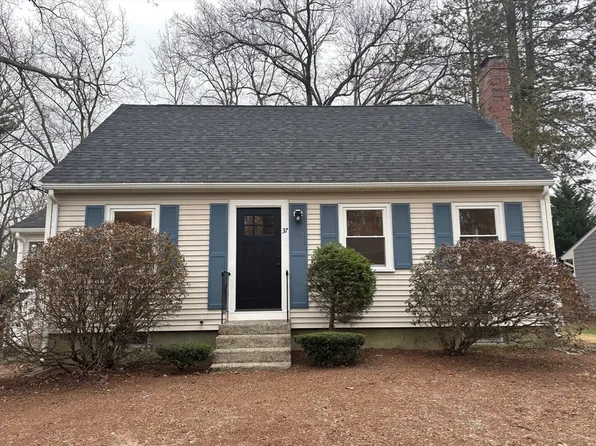 37 Berlin St, Rockland, MA 02370