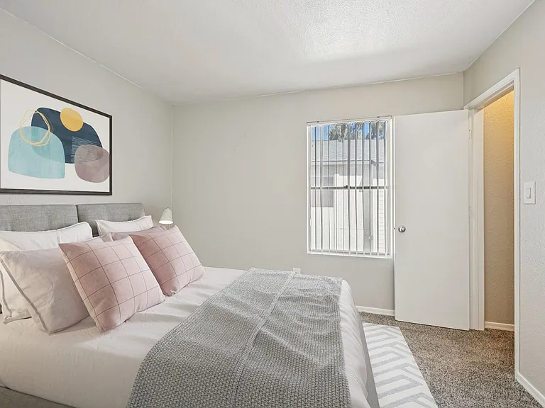 Jade Ridge Apartments — Photo 99