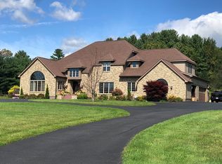 61 Blythewood Dr, Pittsfield, MA 01201