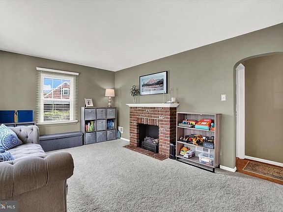 4th image of 720 Hammond Rd