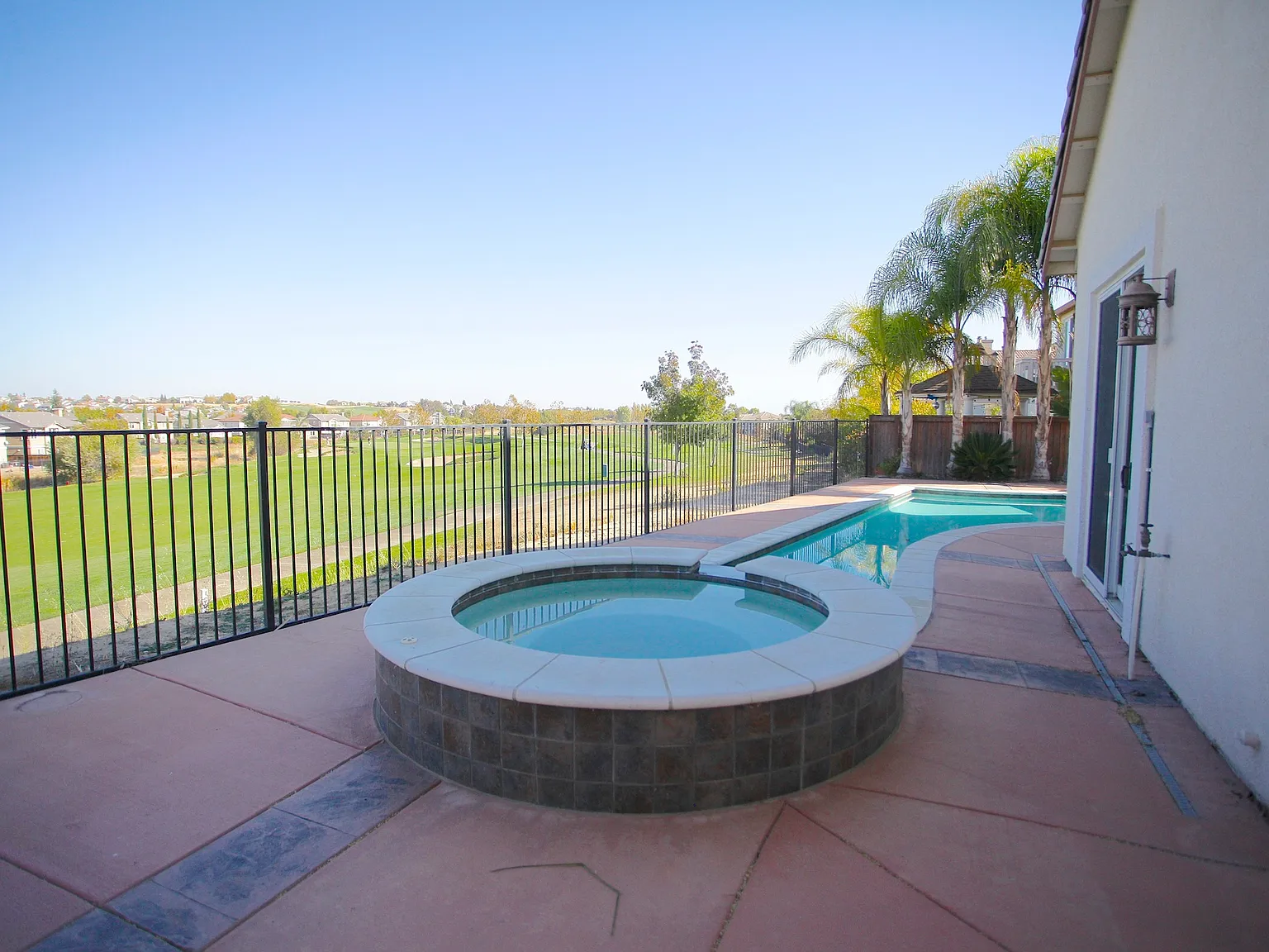 4 bed, 2310 sqft, $3,650 — Photo 3