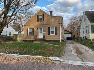 1502 1st St, Moline, IL 61265