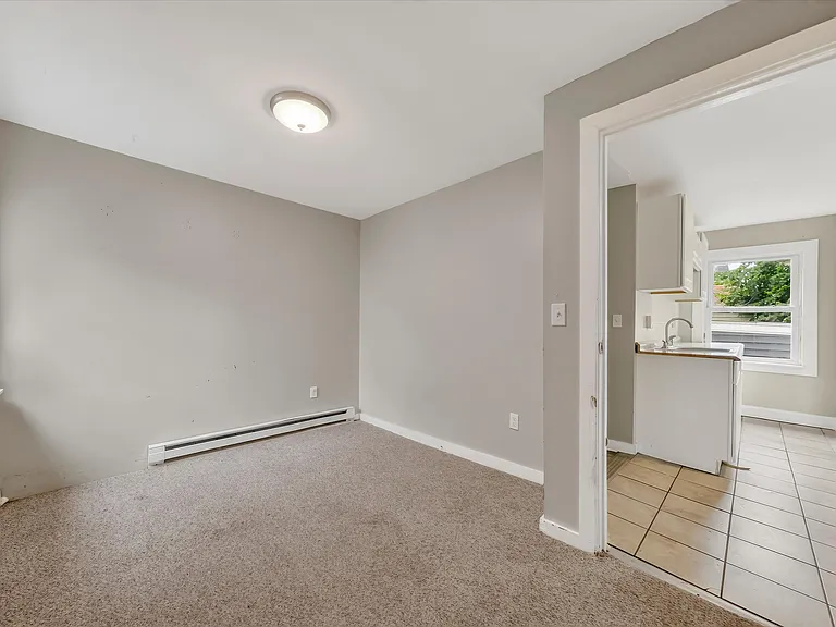 68 Catharine St — Photo 18