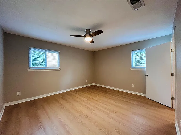 2608 Cypress Ln — Photo 7