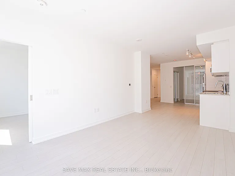 4010 Eglinton Ave W #615 — Photo 11