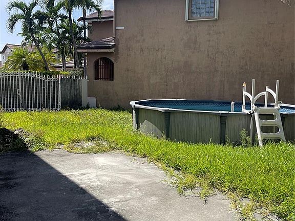 4th image of 15523 SW 36th Ter