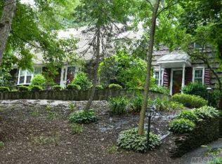 32 Cold Spring Hills Rd, Huntington, NY 11743