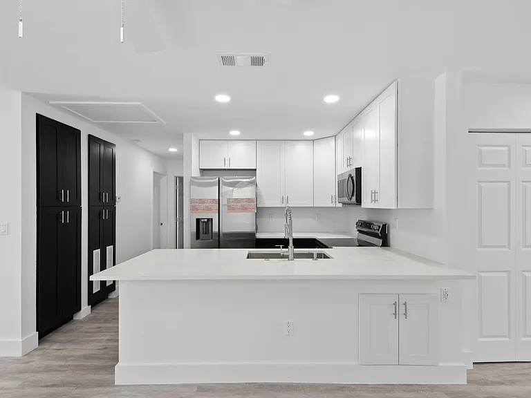 720 McIntosh St — Photo 5