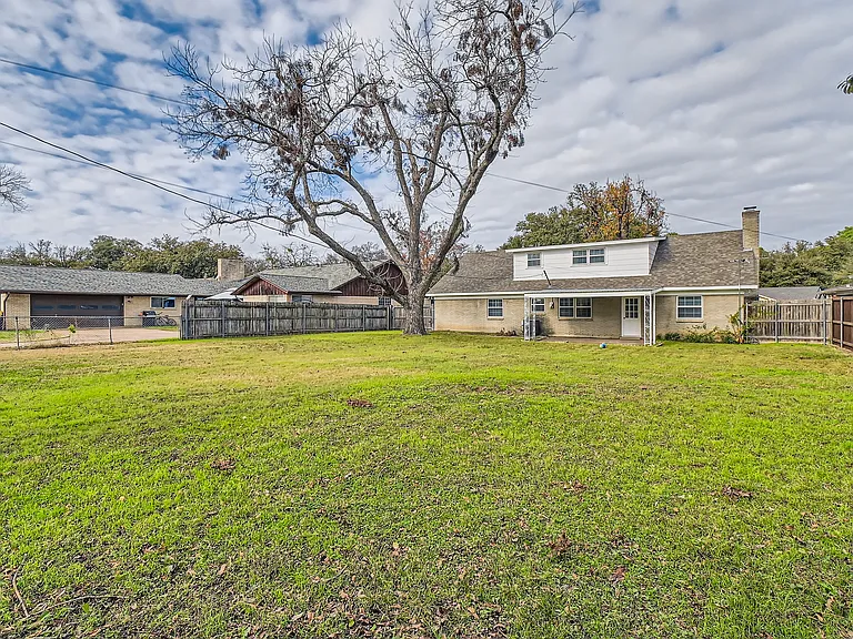 108 W Lilly Ln — Photo 19