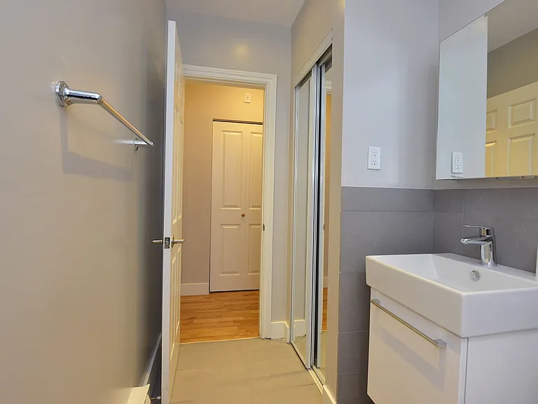 83 Isabella St — Photo 32