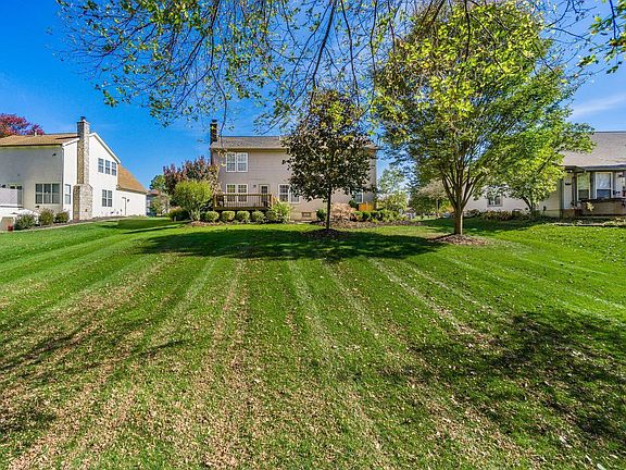2nd image of 921 Carron Cir