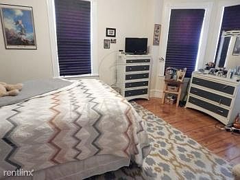 3rd image of 514 Medford St #2