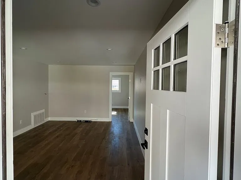 6948 Vesper Ave — Photo 2