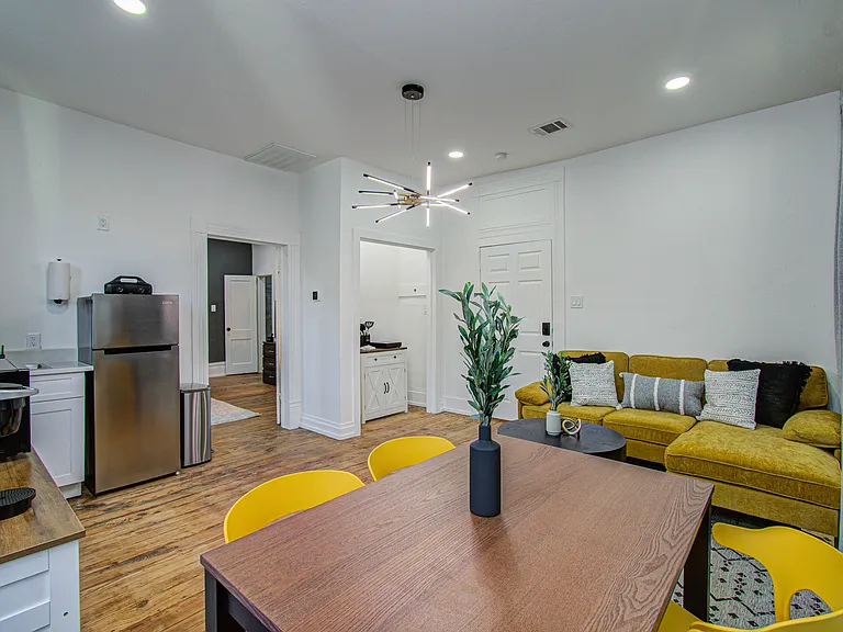 1811 Washington Ave #B — Photo 6