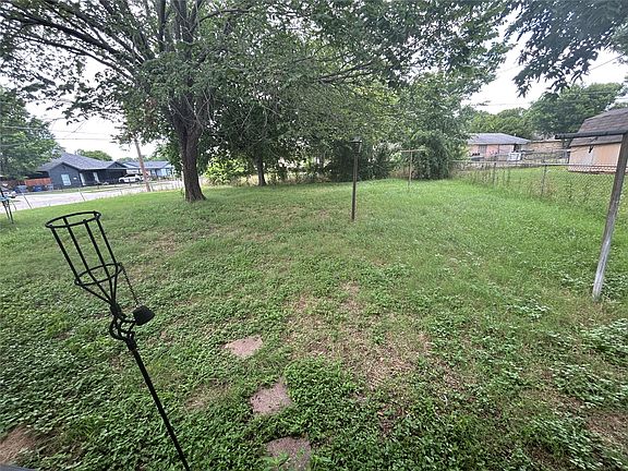 3rd image of 6759 La Grange Dr