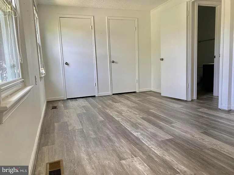 7351 Crestleigh Cir — Photo 13