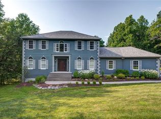 1004 Rail Fence Rd, Camillus, NY 13031