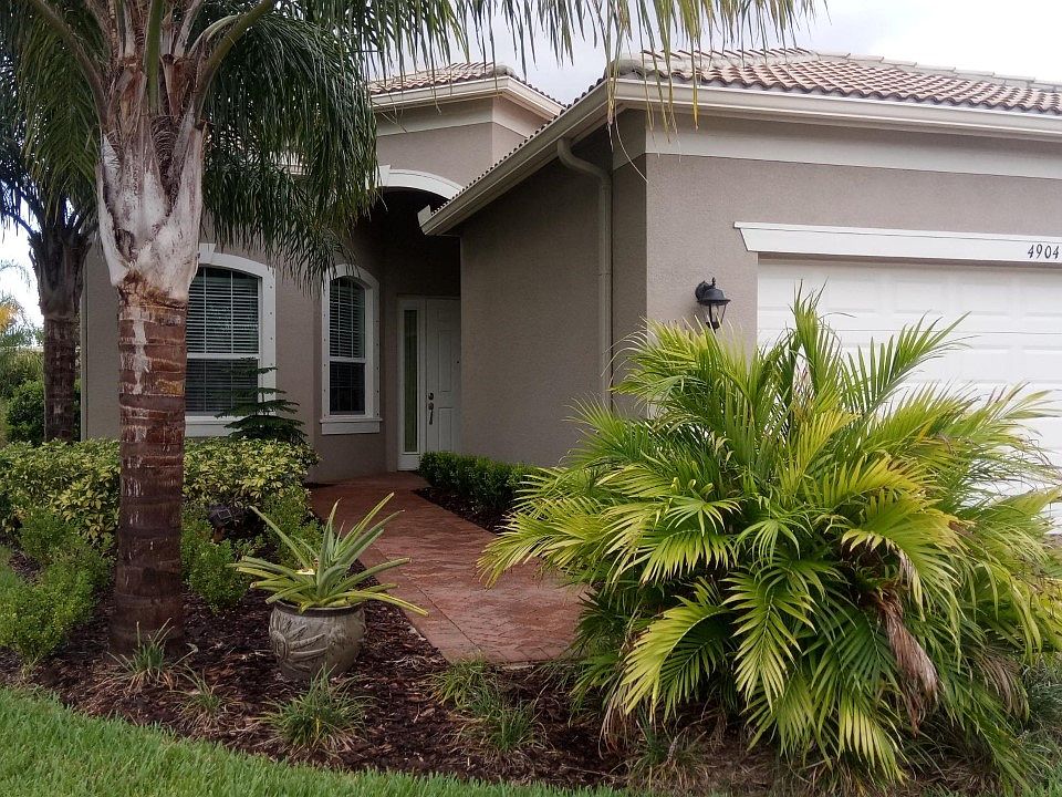 4904 Sandy Glen Way