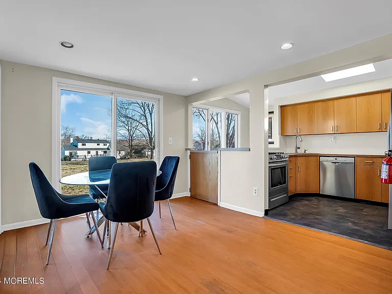 459 W Park Ave — Photo 4