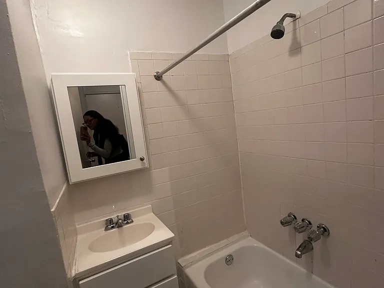 1484 Amsterdam Ave #3 — Photo 2