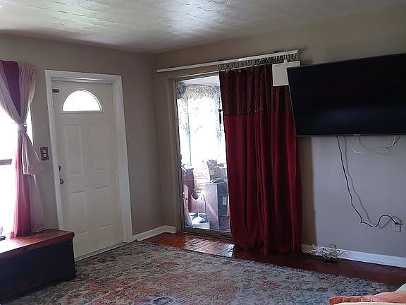 4th image of 604 Wisteria Ave