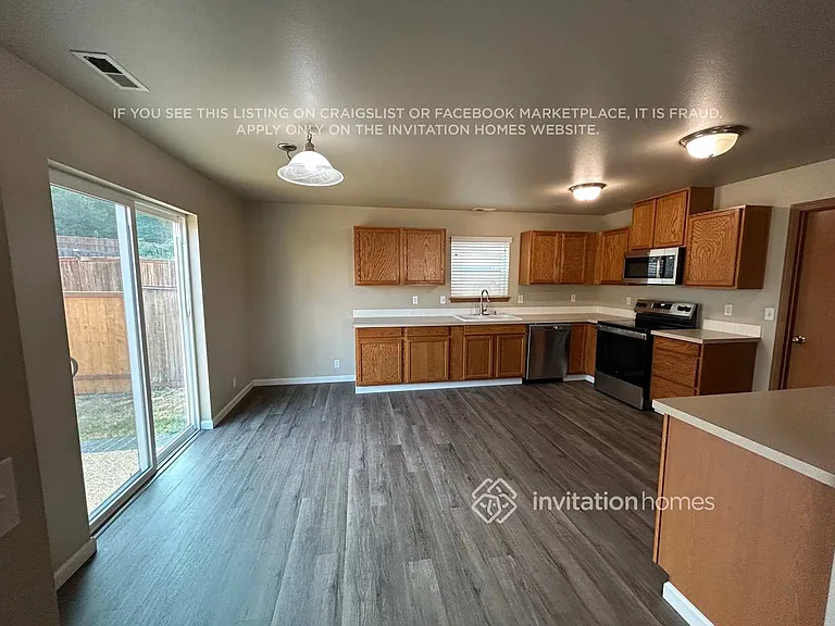 1615 203rd Street Ct E — Photo 10