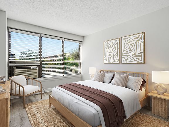 5th image of 2930 N Sheridan Rd APT 306