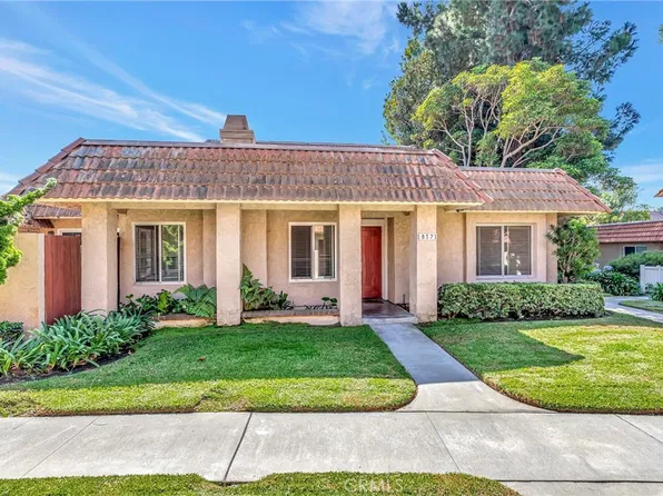 18571 Edgebrook Ln, Huntington Beach, CA 92648