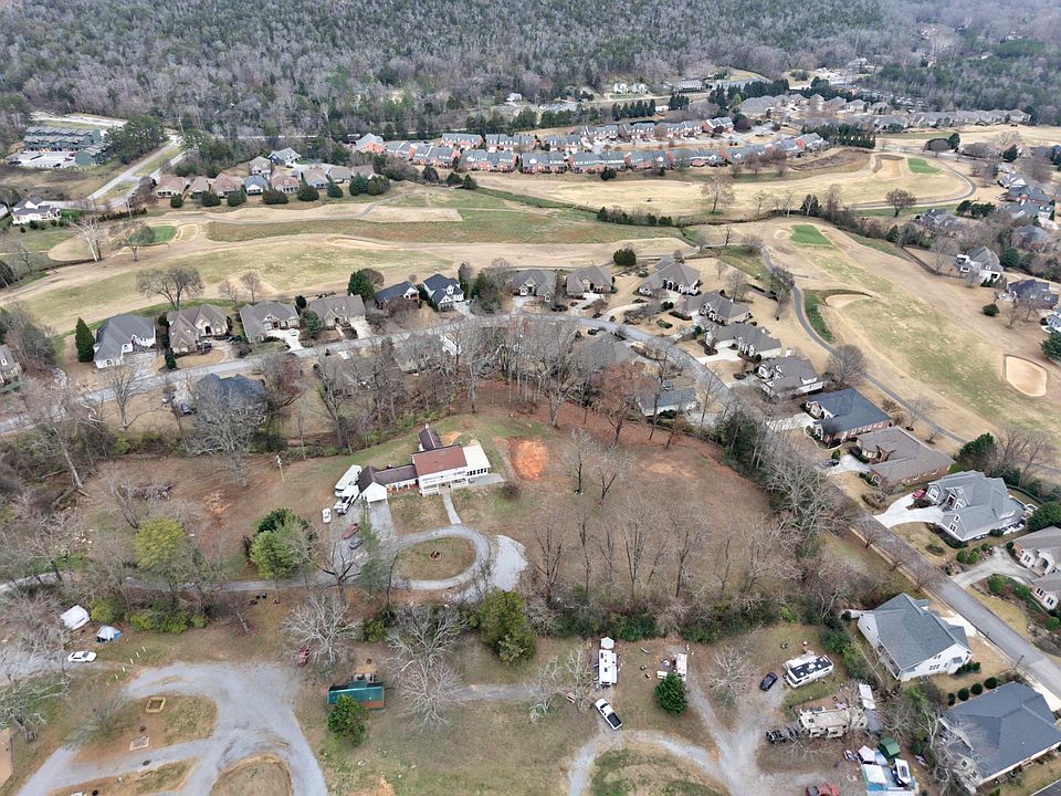1st image of 320 W Hills Dr