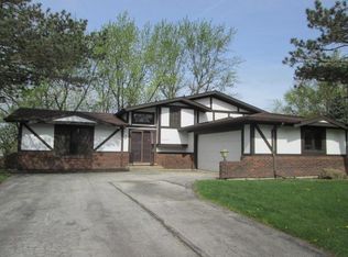 2324 Peach Tree Ln, Dyer, IN 46311