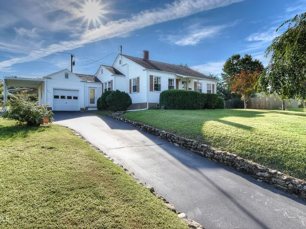 816 Riverview Dr, Elizabethton, TN 37643