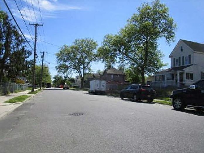 2nd image of 317 Chestnut St