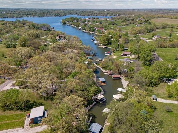206 Lake Viking Ter, Gallatin, MO 64640