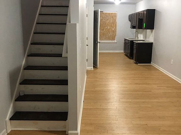 2nd image of 1648 Cliftview Ave