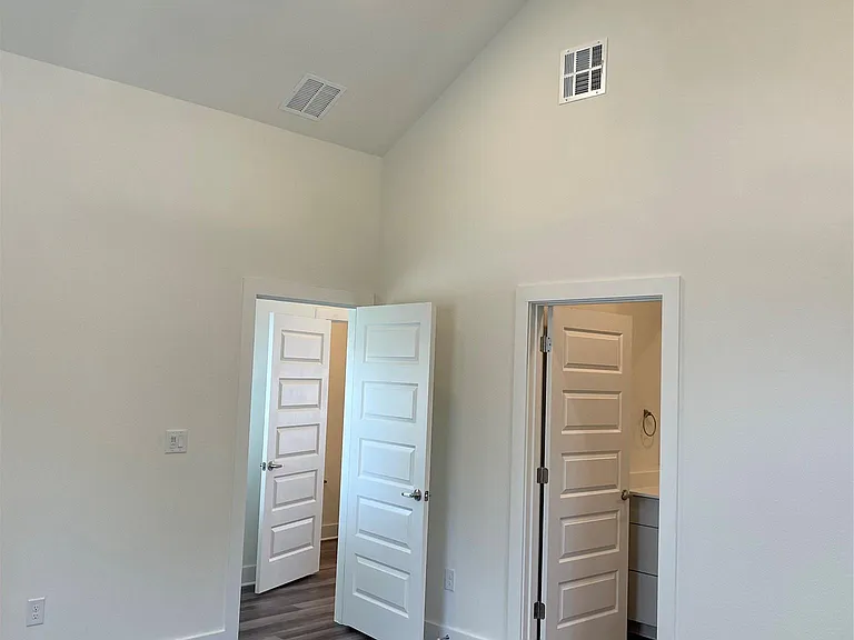6901 Carver Ave #1 — Photo 13