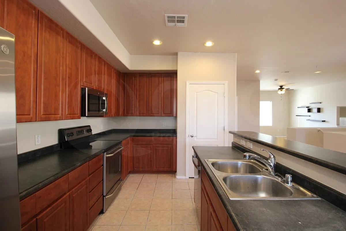 2 bed, 2.0 bath, 1618 sqft, $2,095 — Photo 4