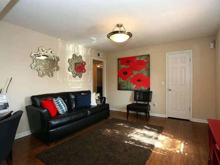 Wilshire Lofts and Townhomes — Photo 42