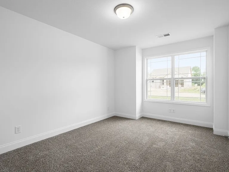 1360 Harmon Ln — Photo 20
